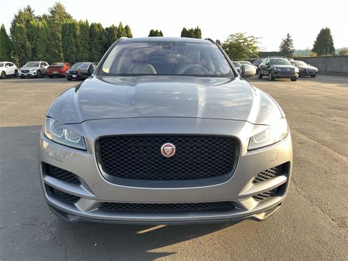 Used 2020 Jaguar F-PACE Prestige image 3