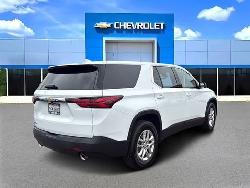 Used 2023 Chevrolet Traverse LS FWD image 3
