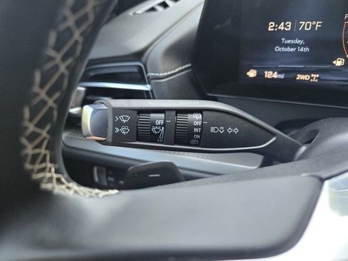 Used 2025 Chevrolet Traverse LT image 22