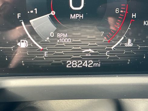 Certified 2024 GMC Acadia Elevation w/ Luxury Package image 21