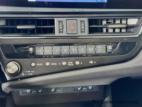 Certified 2024 Lexus ES 350 w/ Premium Package image 16