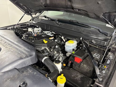 Used 2025 RAM 2500 Laramie AWD/4WD image 46