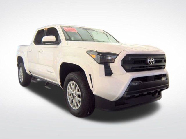 Used 2025 Toyota Tacoma SR5 AWD/4WD image 2
