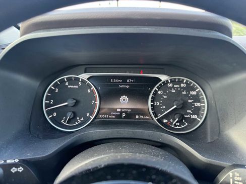 Certified 2022 Nissan Rogue SV image 8