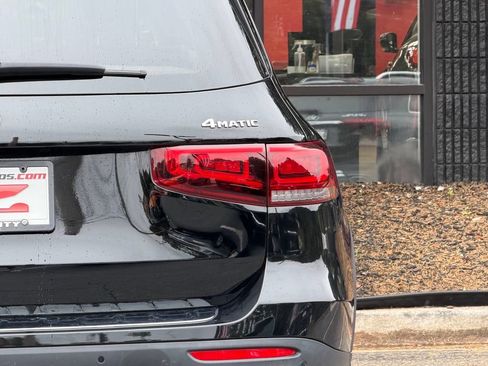 Used 2022 Mercedes-Benz GLB 250 4MATIC w/ Premium Package Lite image 16