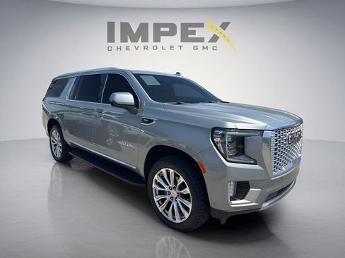 Used 2024 GMC Yukon XL Denali w/ Advanced Technology Package AWD/4WD image 5