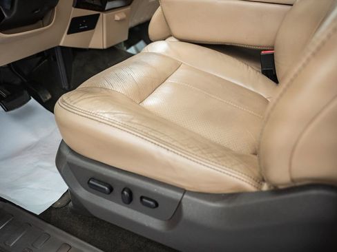 Used 2011 Ford F250 Lariat w/ Chrome Pkg image 38