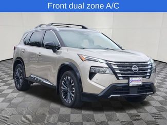 Used 2025 Nissan Rogue Platinum FWD video 3