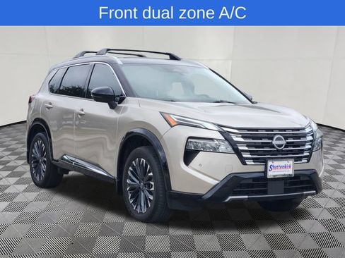 Used 2025 Nissan Rogue Platinum FWD image 3