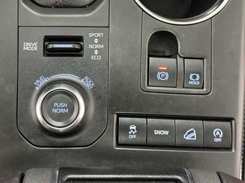 Used 2022 Toyota Highlander XSE image 25