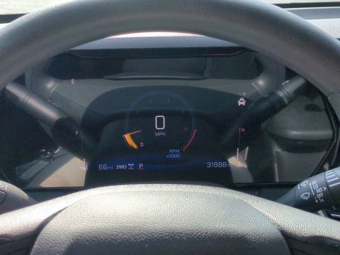 Used 2025 Chevrolet TrailBlazer LT AWD/4WD image 16