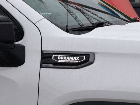 Used 2024 GMC Sierra 1500 AT4 w/ Technology Package image 4