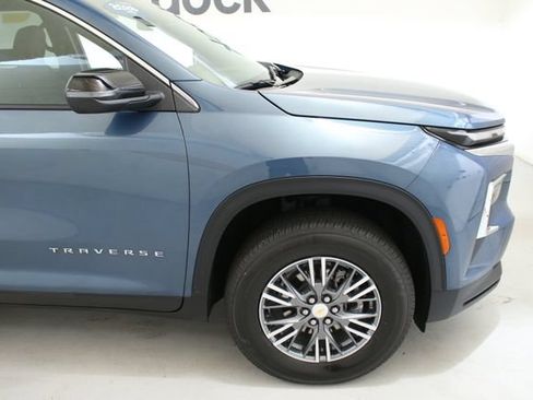 Certified 2026 Chevrolet Traverse LT FWD image 12