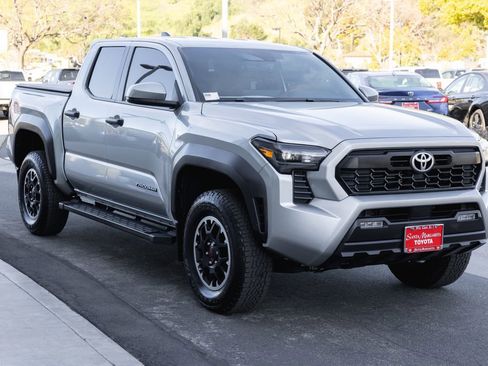 Certified 2024 Toyota Tacoma TRD Off-Road image 3