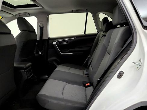 Used 2022 Toyota RAV4 XLE w/ Convenience Package AWD/4WD image 21