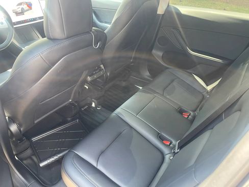 Used 2022 Tesla Model Y Performance AWD/4WD image 12