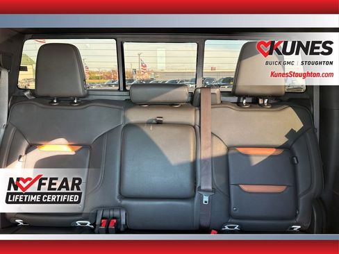 Used 2022 GMC Sierra 1500 AT4 w/ AT4 Preferred Package AWD/4WD image 36