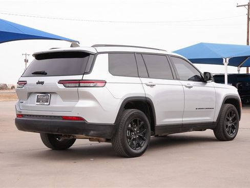 Used 2024 Jeep Grand Cherokee L Laredo image 5