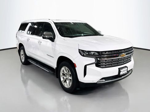 Used 2021 Chevrolet Suburban Premier w/ Premium Package image 3