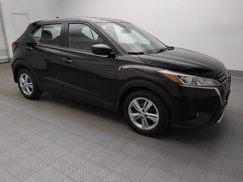 Used 2021 Nissan Kicks S FWD image 11