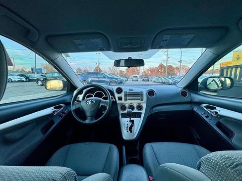 Used 2009 Toyota Matrix Base 4dr Wagon 4A image 12