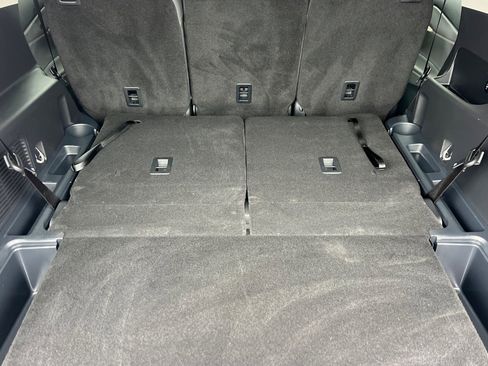 Used 2025 Ford Explorer Active w/ Active Comfort Package image 16