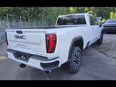 Used 2025 GMC Sierra 3500 Denali Ultimate w/ LPO, GMC Protection Package AWD/4WD image 4
