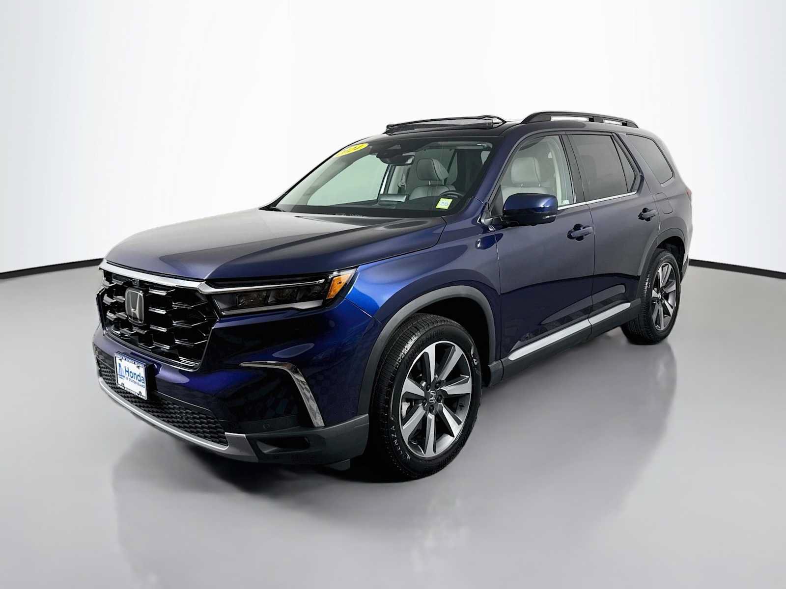 Certified 2024 Honda Pilot Elite image 3