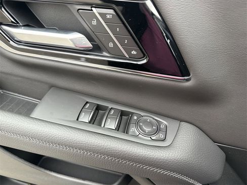 New 2026 GMC Yukon Denali w/ Sun & Power Step Package image 15