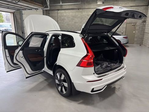 New 2025 Volvo XC60 T8 Plus w/ Climate Package image 27