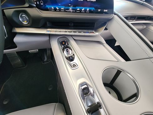 New 2026 Chevrolet Corvette Stingray Premium Cpe w/ Z51 Performance Package image 22