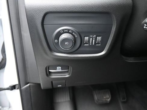 Used 2023 Jeep Grand Cherokee Overland image 33