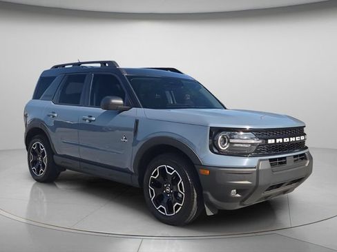 Used 2025 Ford Bronco Sport Outer Banks AWD/4WD image 8