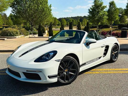 Used 2019 Porsche 718 Boxster image 2