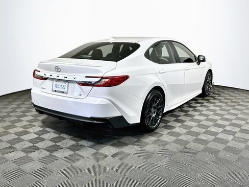 Used 2025 Toyota Camry SE w/ Convenience Package FWD image 8