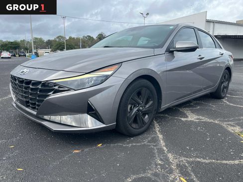 Used 2021 Hyundai Elantra Limited image 1