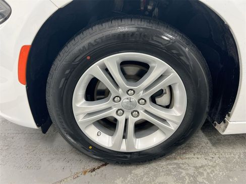 Used 2022 Dodge Charger SXT image 25