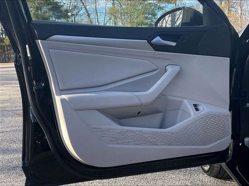 Used 2021 Volkswagen Jetta S image 9