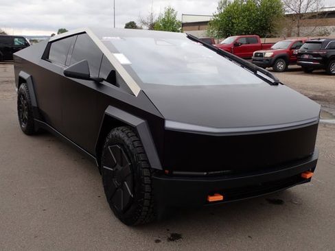 Used 2024 Tesla Cybertruck AWD Crew Cab image 4