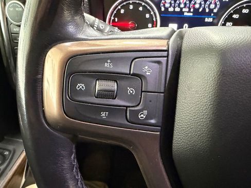 Used 2022 Chevrolet Silverado 1500 High Country w/ Technology Package image 16