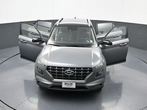 Certified 2022 Hyundai Venue Limited FWD image 43