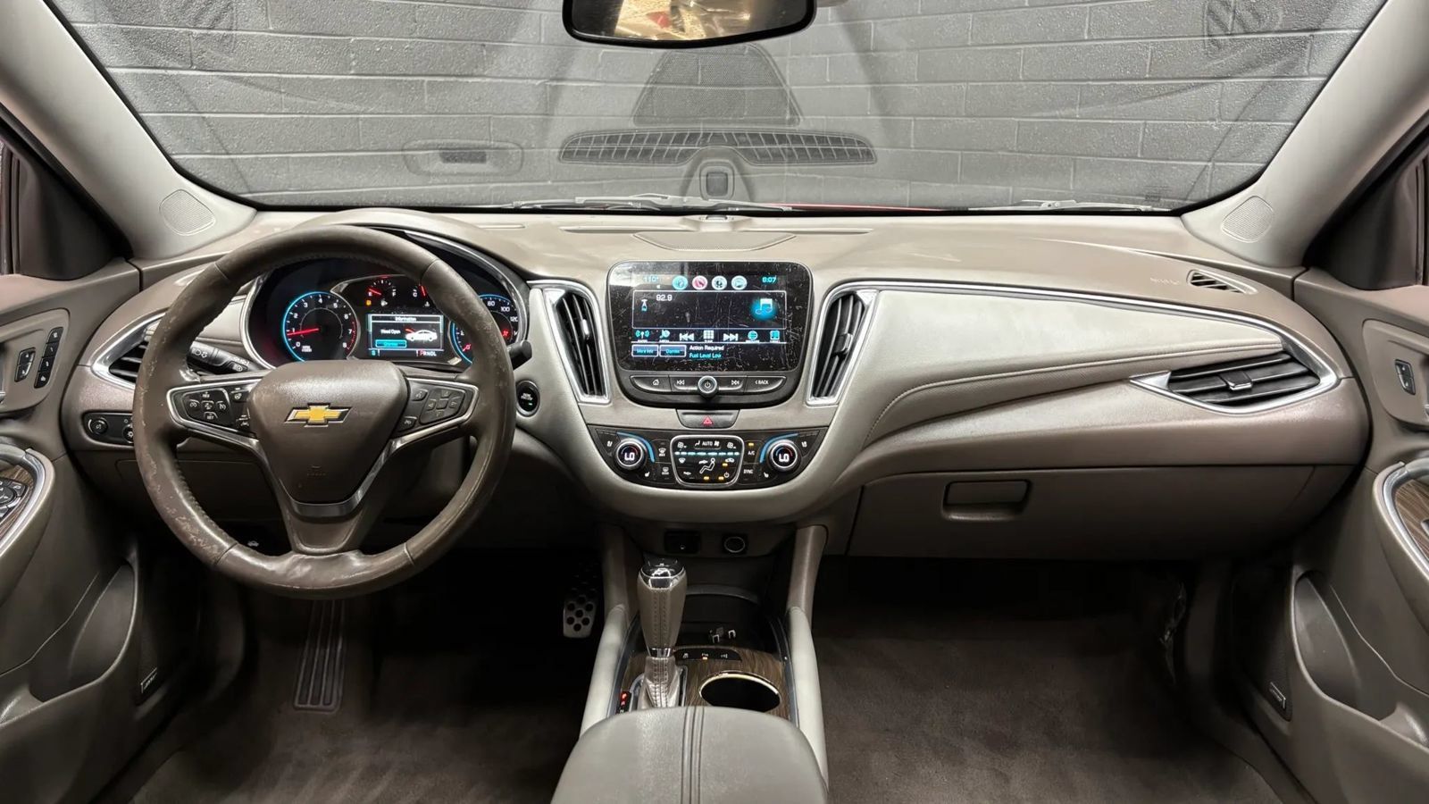 Used 2017 Chevrolet Malibu Premier w/ Premier Sun and Wheel Package FWD image 7