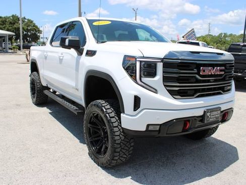 Used 2023 GMC Sierra 1500 AT4 w/ Technology Package AWD/4WD image 16