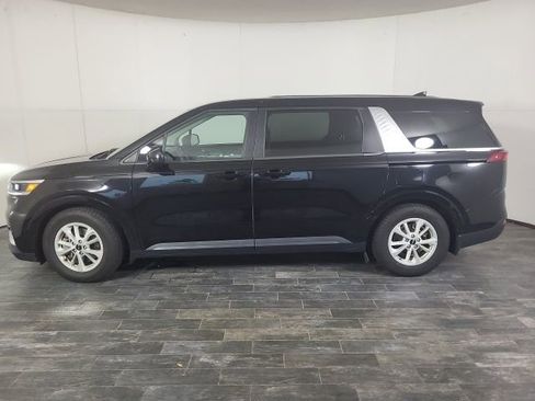 Used 2022 Kia Carnival LX image 8