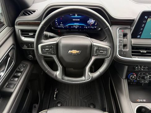 Used 2023 Chevrolet Tahoe Premier AWD/4WD image 14