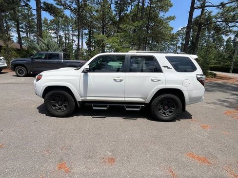 Used 2019 Toyota 4Runner TRD Off-Road Premium AWD/4WD image 4