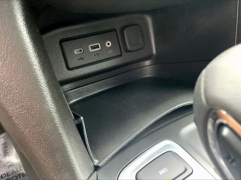 Used 2023 Chevrolet Equinox LT AWD/4WD image 34