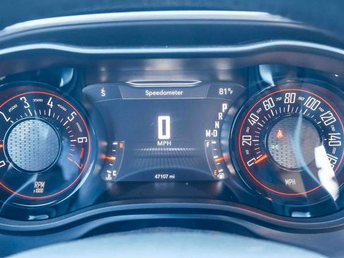 Used 2019 Dodge Challenger GT w/ Plus Package RWD image 23