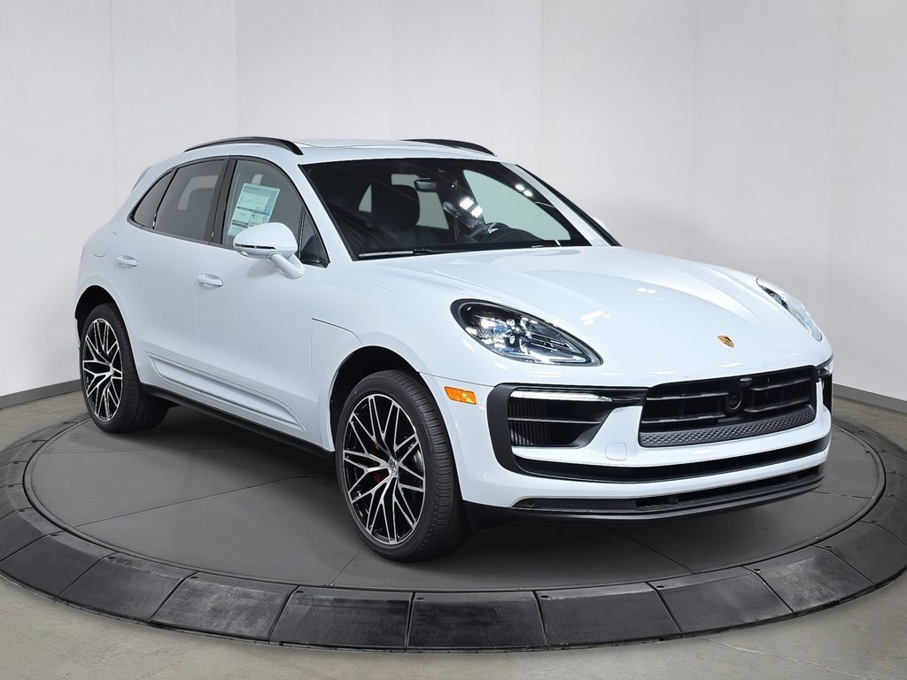 Certified 2026 Porsche Macan S AWD/4WD image 9
