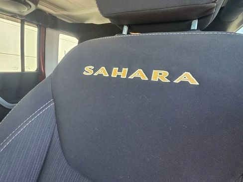 Used 2014 Jeep Wrangler Unlimited Sahara w/ Connectivity Group AWD/4WD image 22